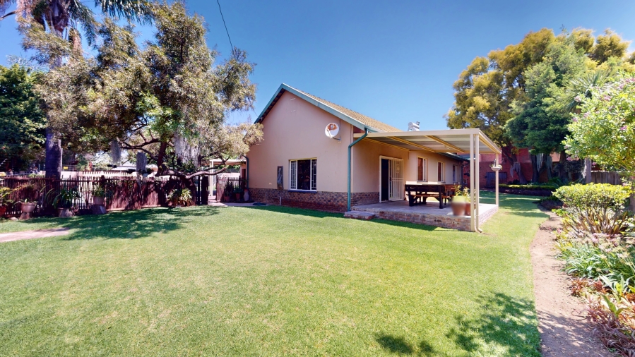 3 Bedroom Property for Sale in Glen Marais Gauteng