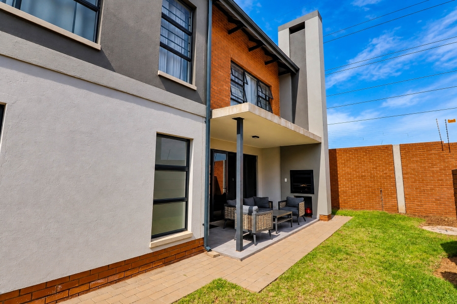 4 Bedroom Property for Sale in Amberfield Gauteng