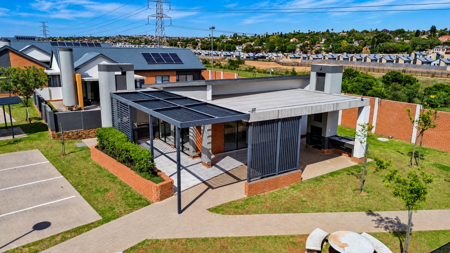 4 Bedroom Property for Sale in Amberfield Gauteng