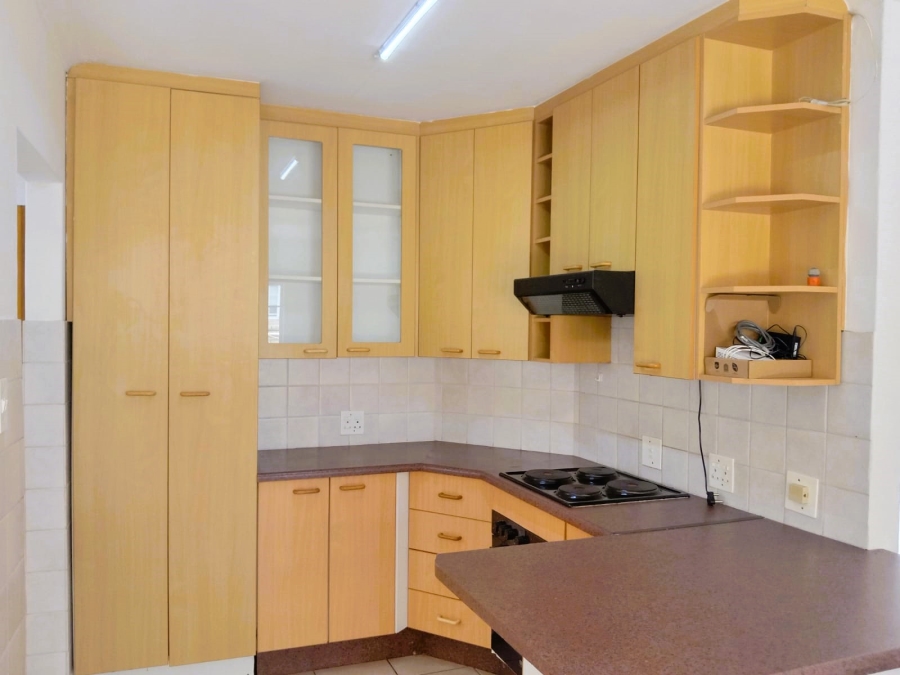 To Let 2 Bedroom Property for Rent in Die Hoewes Gauteng