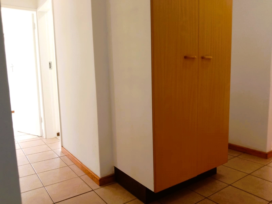 To Let 2 Bedroom Property for Rent in Die Hoewes Gauteng