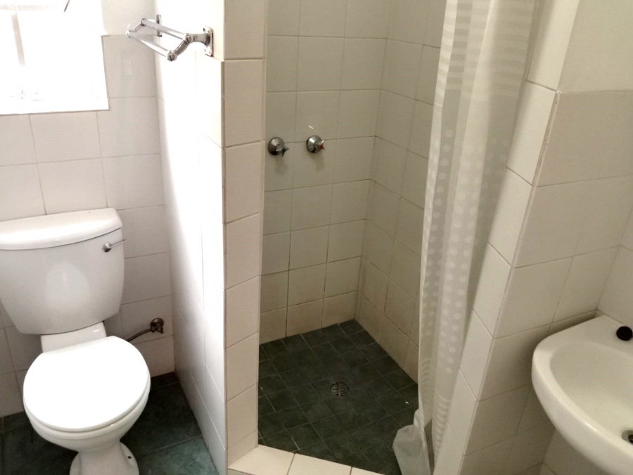 To Let 2 Bedroom Property for Rent in Die Hoewes Gauteng