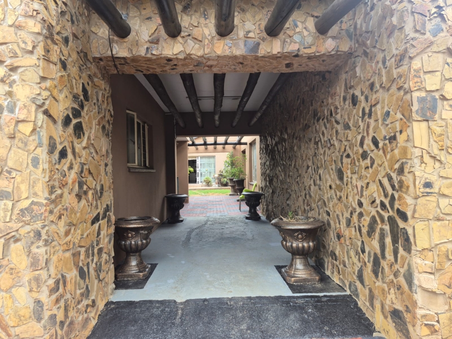 3 Bedroom Property for Sale in Brackendowns Gauteng
