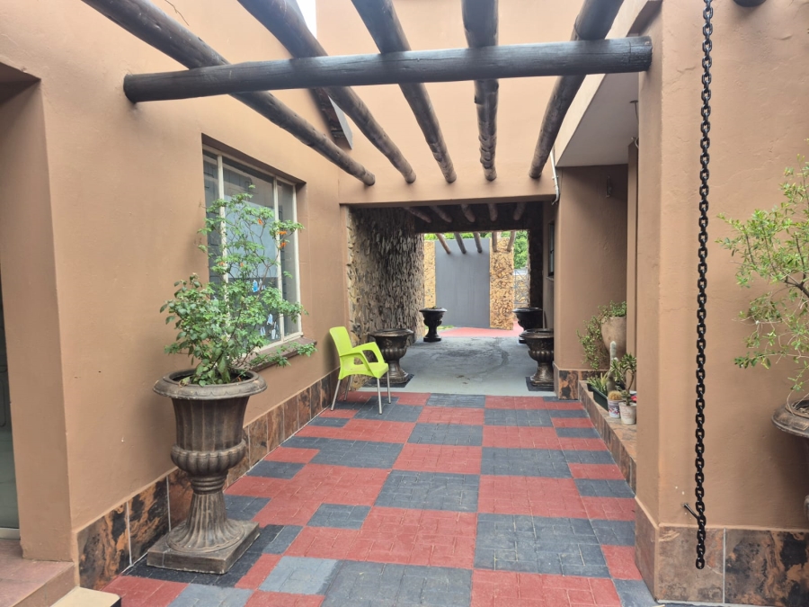 3 Bedroom Property for Sale in Brackendowns Gauteng