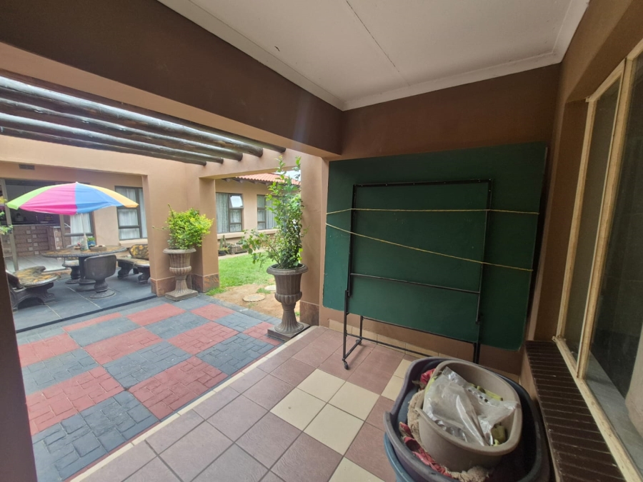 3 Bedroom Property for Sale in Brackendowns Gauteng