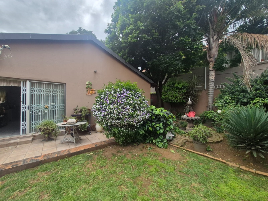 3 Bedroom Property for Sale in Brackendowns Gauteng