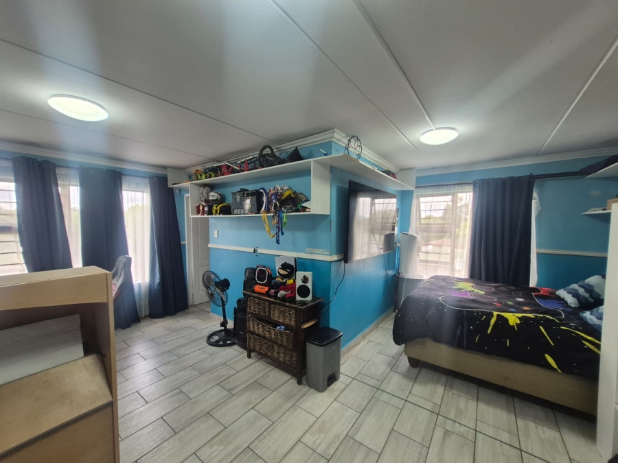 3 Bedroom Property for Sale in Brackendowns Gauteng