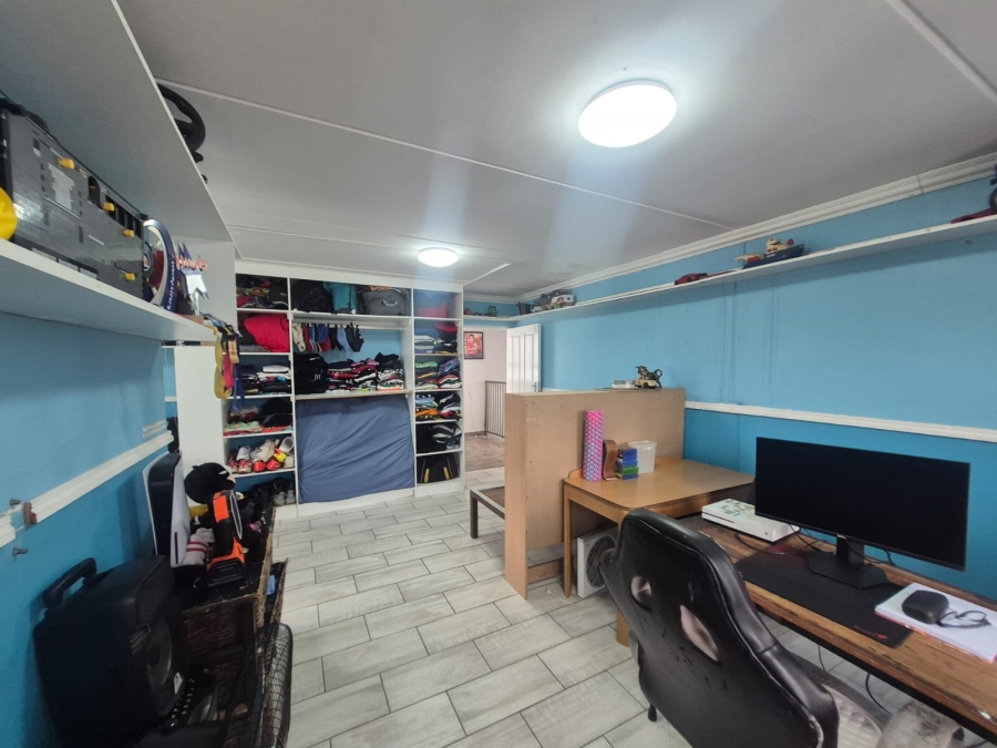 3 Bedroom Property for Sale in Brackendowns Gauteng