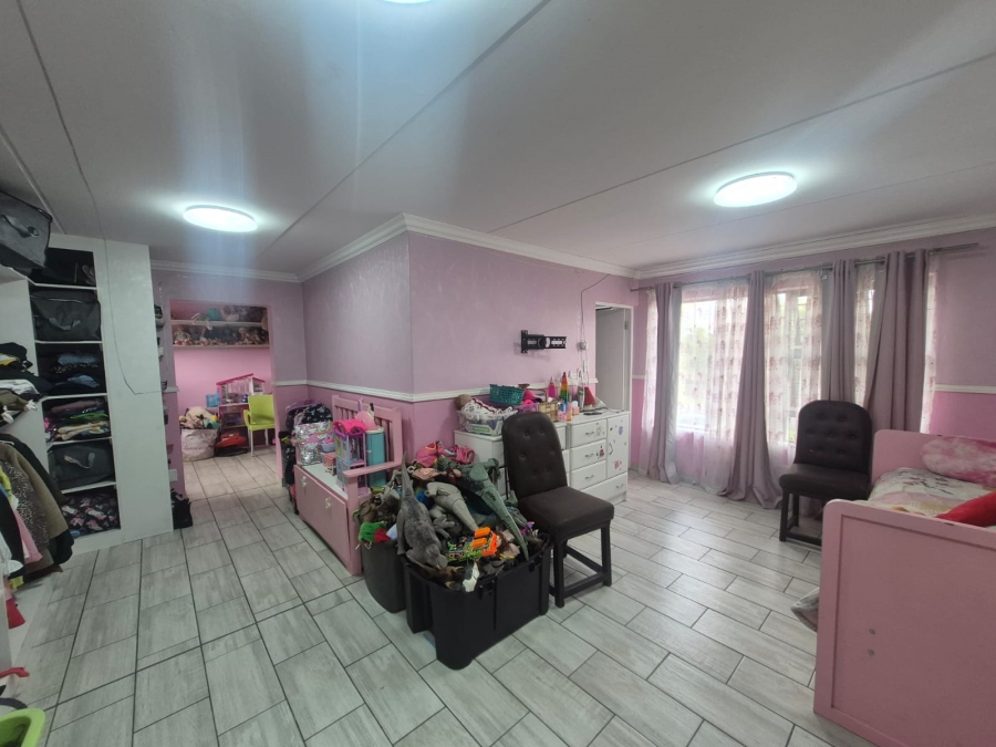 3 Bedroom Property for Sale in Brackendowns Gauteng