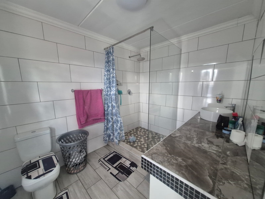 3 Bedroom Property for Sale in Brackendowns Gauteng