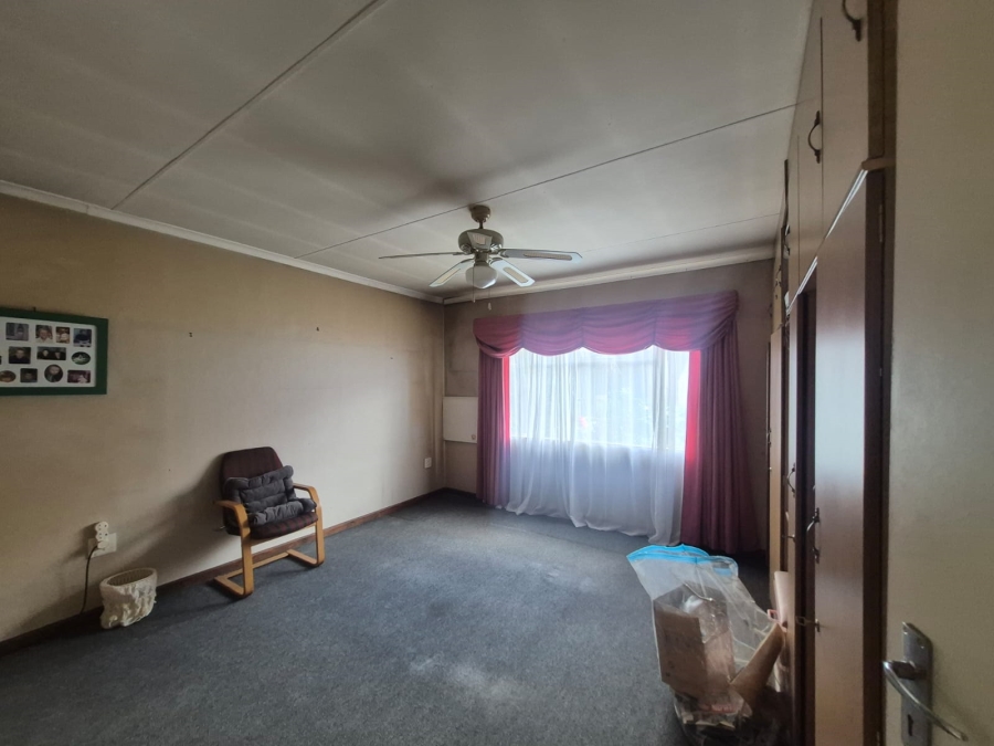 3 Bedroom Property for Sale in Brackendowns Gauteng