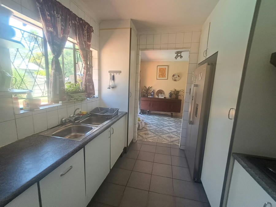 3 Bedroom Property for Sale in Brackendowns Gauteng