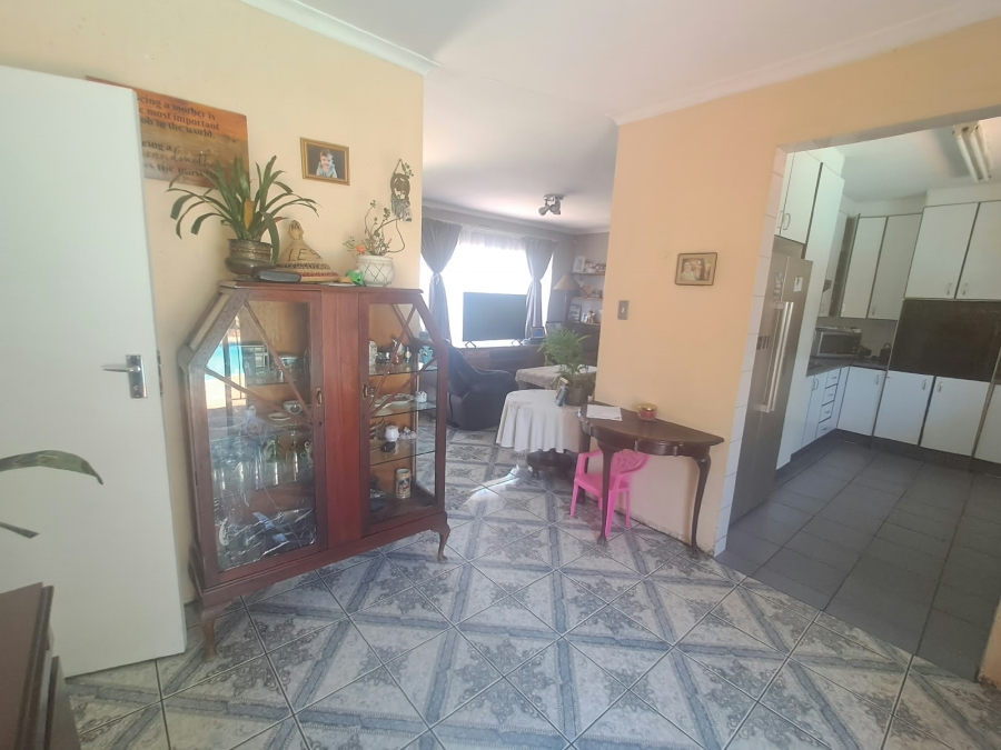 3 Bedroom Property for Sale in Brackendowns Gauteng