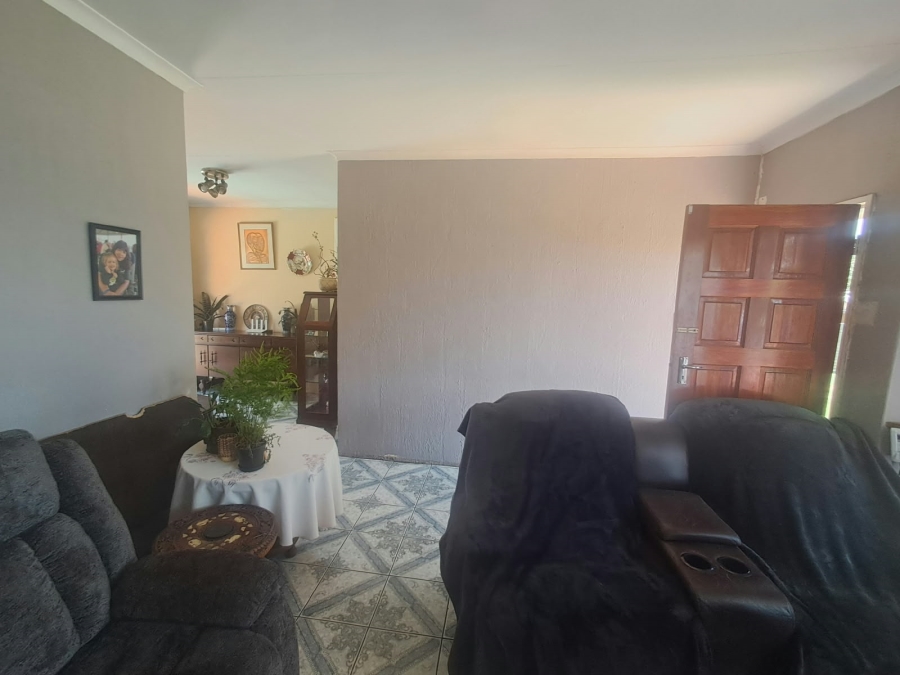 3 Bedroom Property for Sale in Brackendowns Gauteng