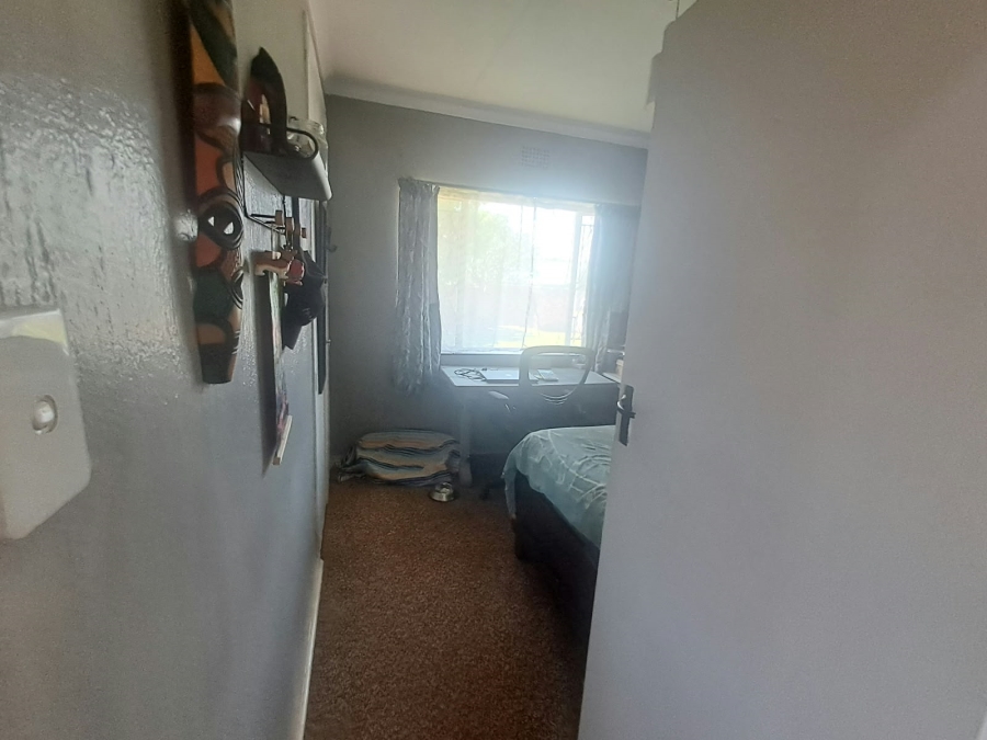 3 Bedroom Property for Sale in Brackendowns Gauteng