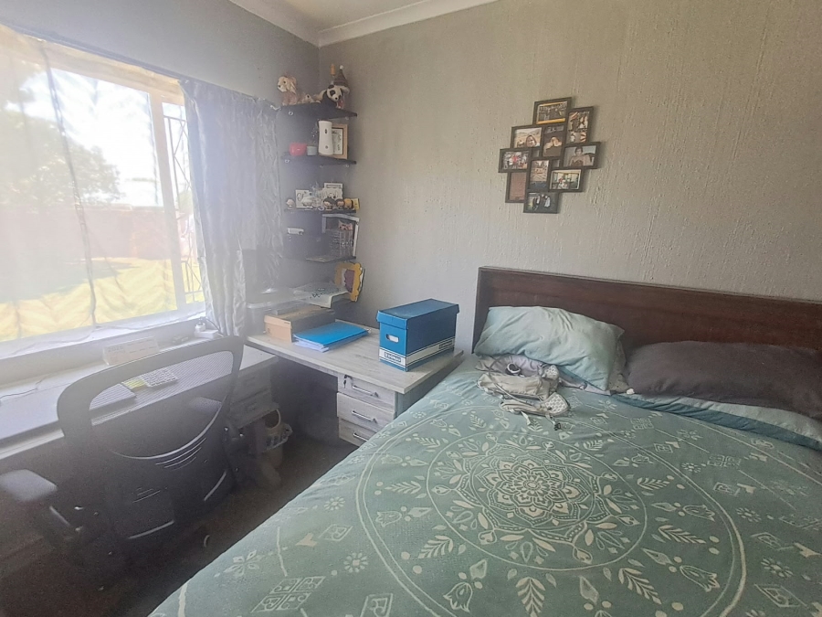3 Bedroom Property for Sale in Brackendowns Gauteng