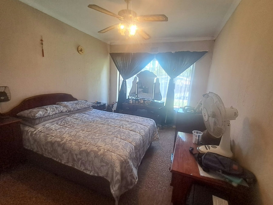3 Bedroom Property for Sale in Brackendowns Gauteng
