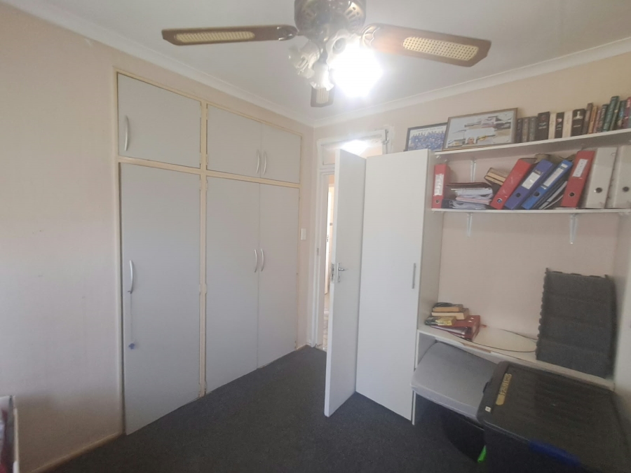 3 Bedroom Property for Sale in Brackendowns Gauteng