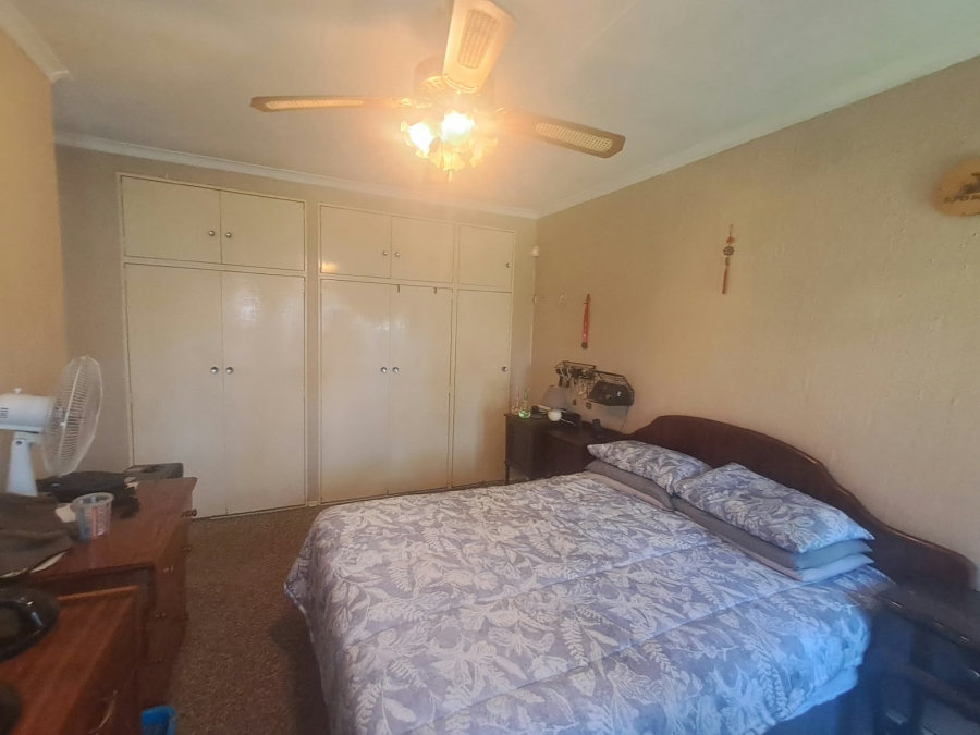 3 Bedroom Property for Sale in Brackendowns Gauteng