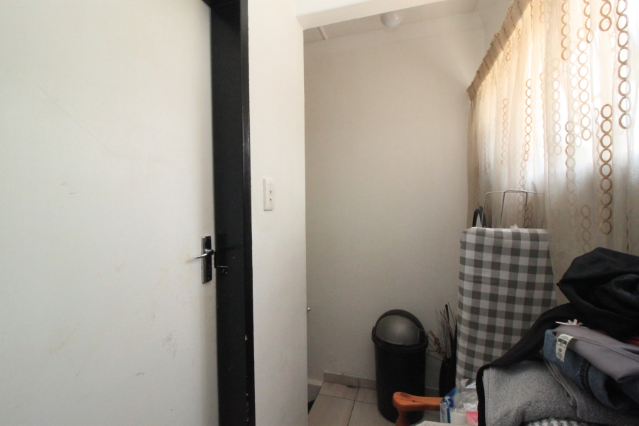 To Let 1 Bedroom Property for Rent in Sunnyridge Gauteng