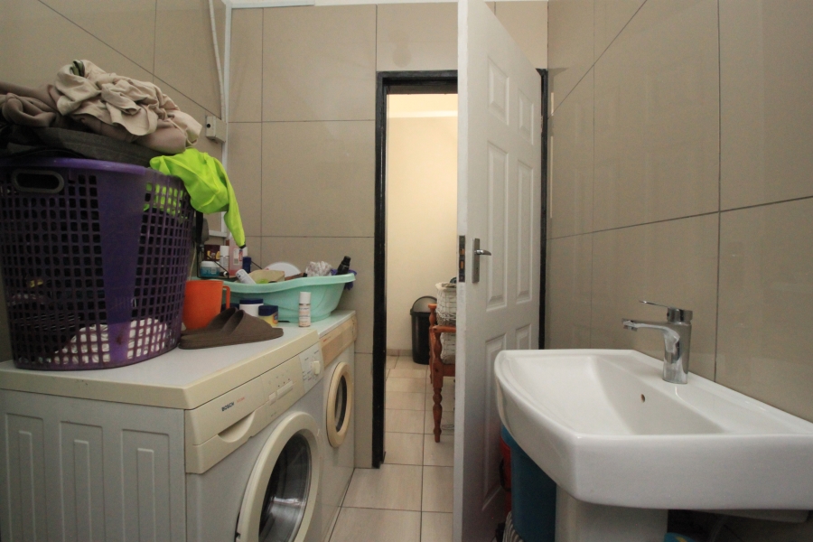 To Let 1 Bedroom Property for Rent in Sunnyridge Gauteng