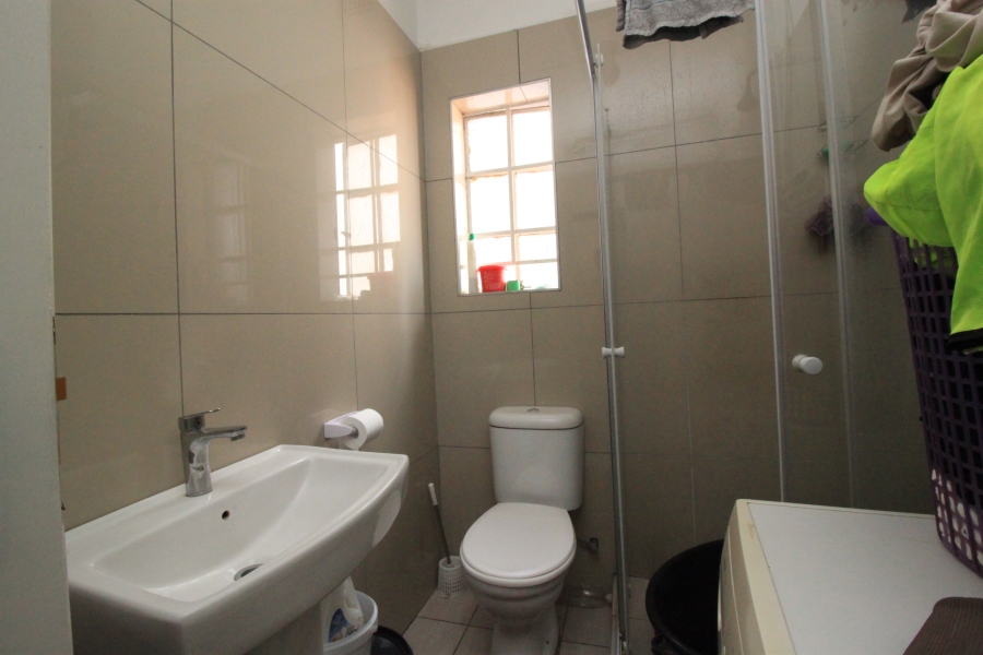 To Let 1 Bedroom Property for Rent in Sunnyridge Gauteng