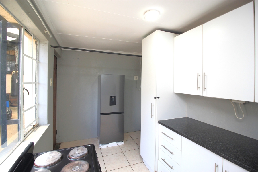 To Let 2 Bedroom Property for Rent in Marlands Gauteng
