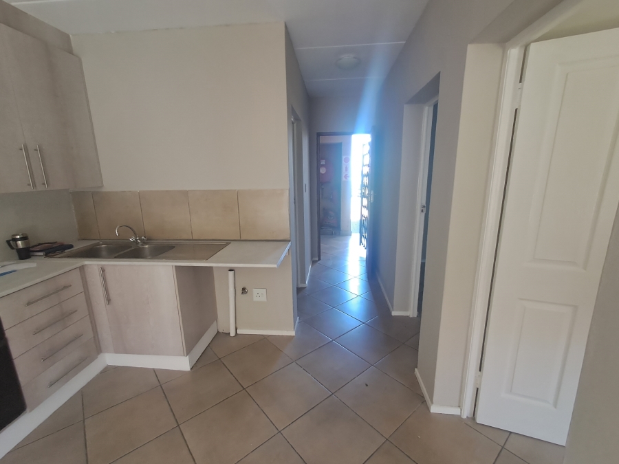 2 Bedroom Property for Sale in Albertsdal Gauteng