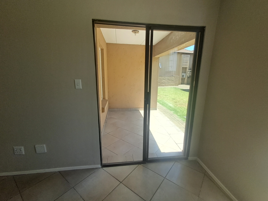2 Bedroom Property for Sale in Albertsdal Gauteng