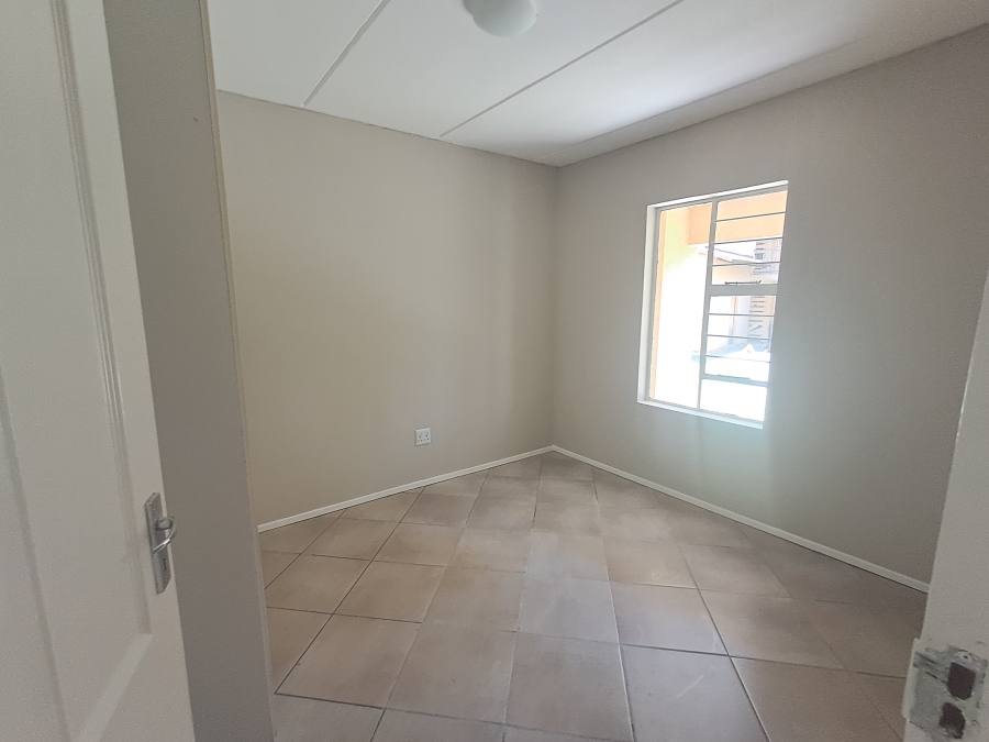 2 Bedroom Property for Sale in Albertsdal Gauteng