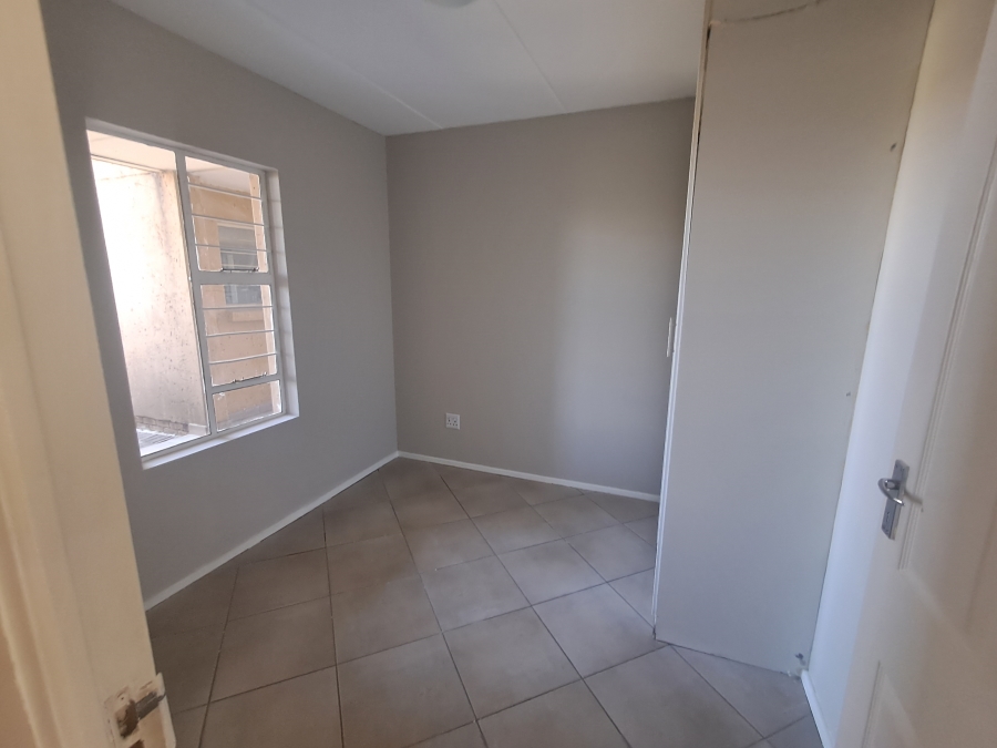 2 Bedroom Property for Sale in Albertsdal Gauteng