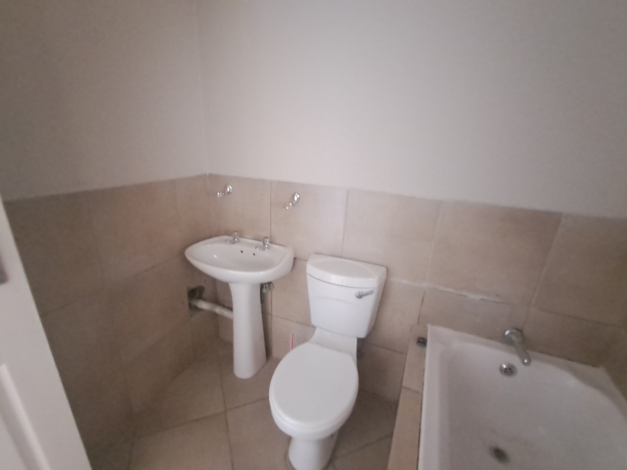 2 Bedroom Property for Sale in Albertsdal Gauteng