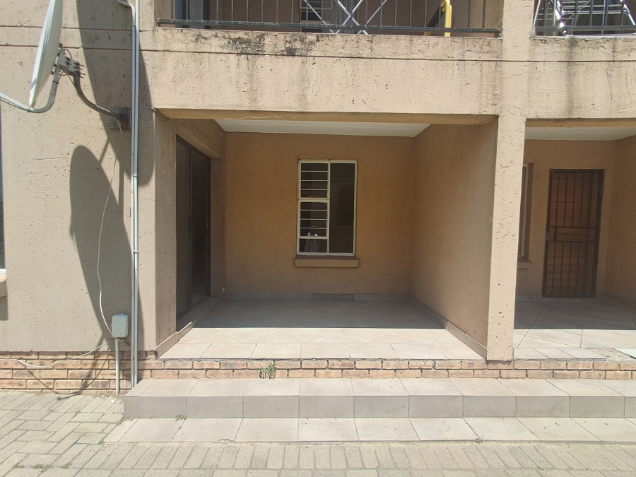 2 Bedroom Property for Sale in Albertsdal Gauteng