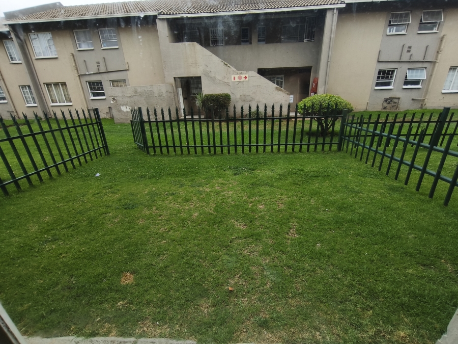 To Let 2 Bedroom Property for Rent in Ravenswood Gauteng