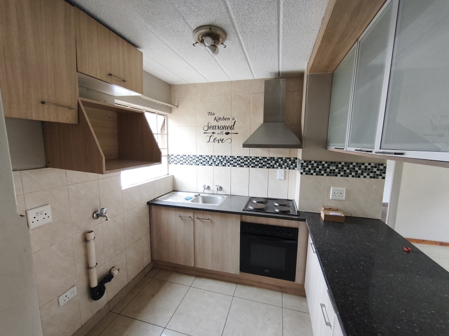 To Let 2 Bedroom Property for Rent in Ravenswood Gauteng