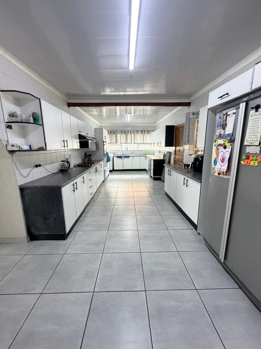 4 Bedroom Property for Sale in Sunair Park Gauteng