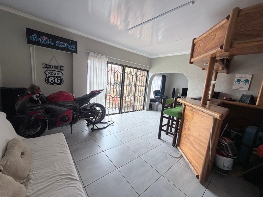 4 Bedroom Property for Sale in Sunair Park Gauteng