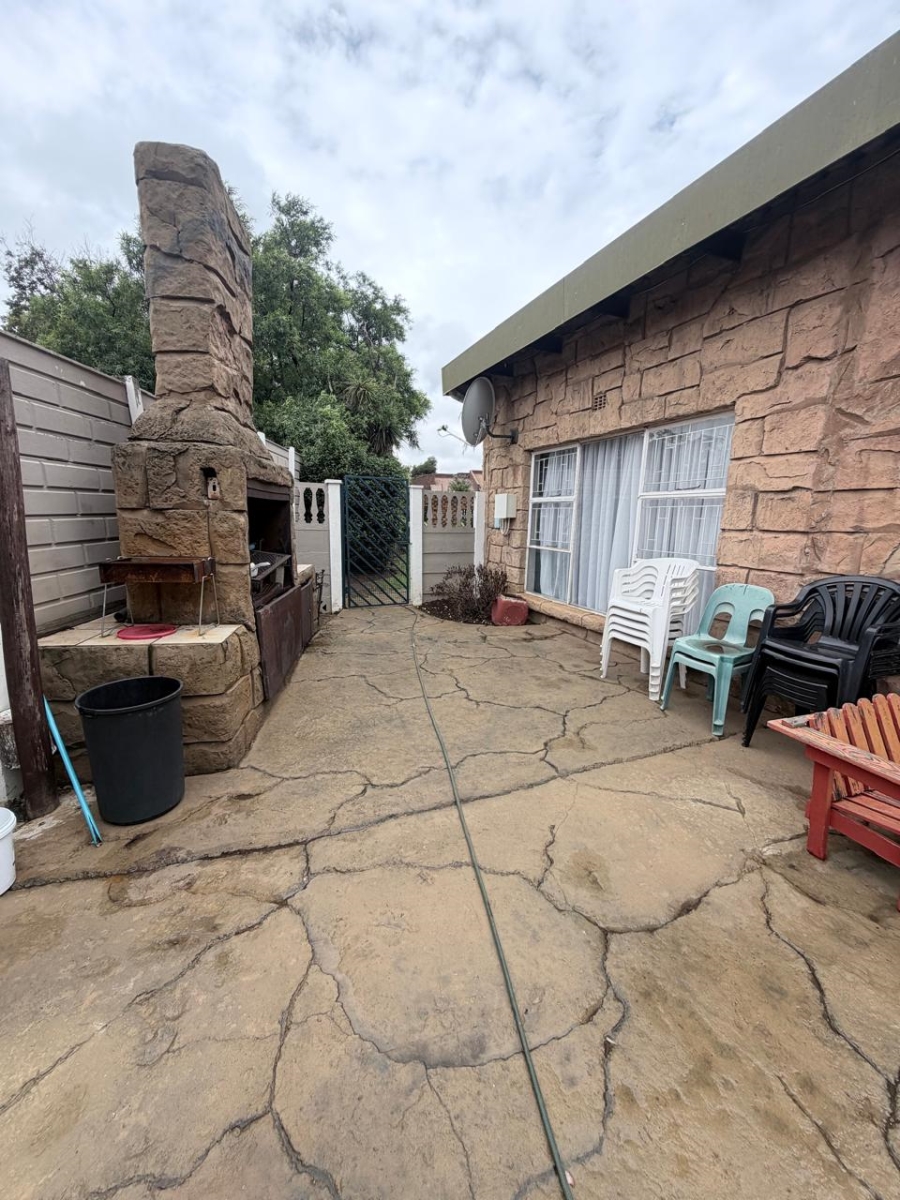 4 Bedroom Property for Sale in Sunair Park Gauteng