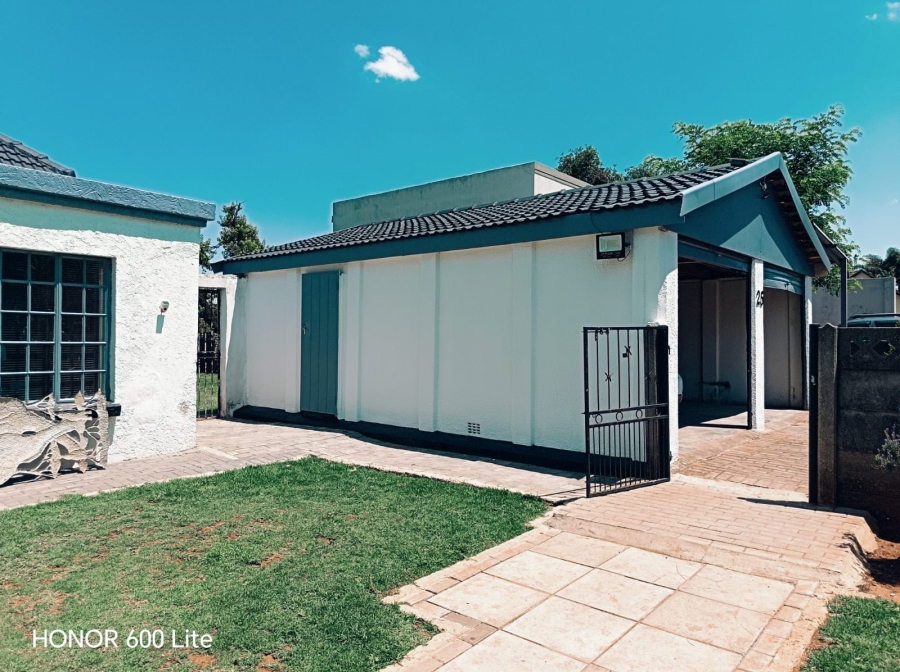 4 Bedroom Property for Sale in Birchleigh Gauteng