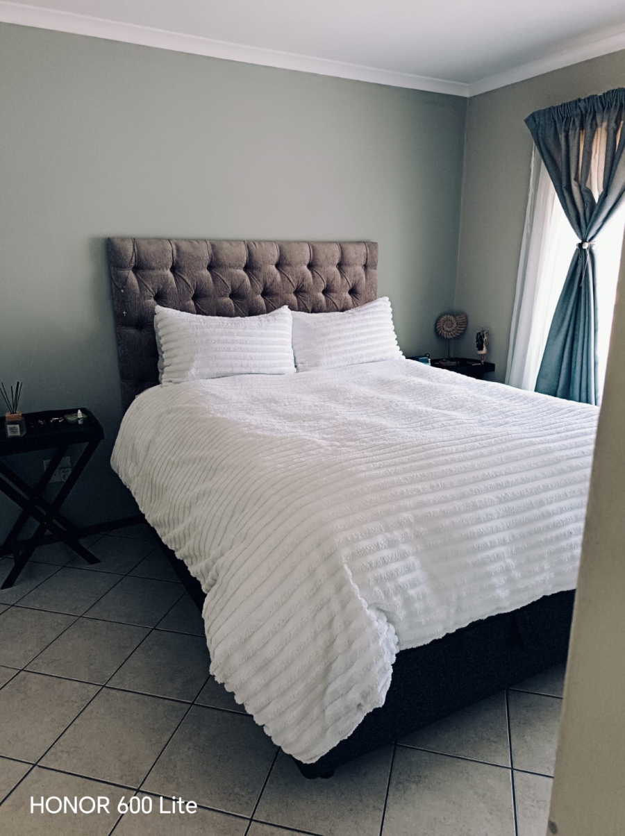 1 Bedroom Property for Sale in Terenure Gauteng