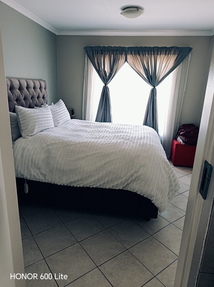 1 Bedroom Property for Sale in Terenure Gauteng