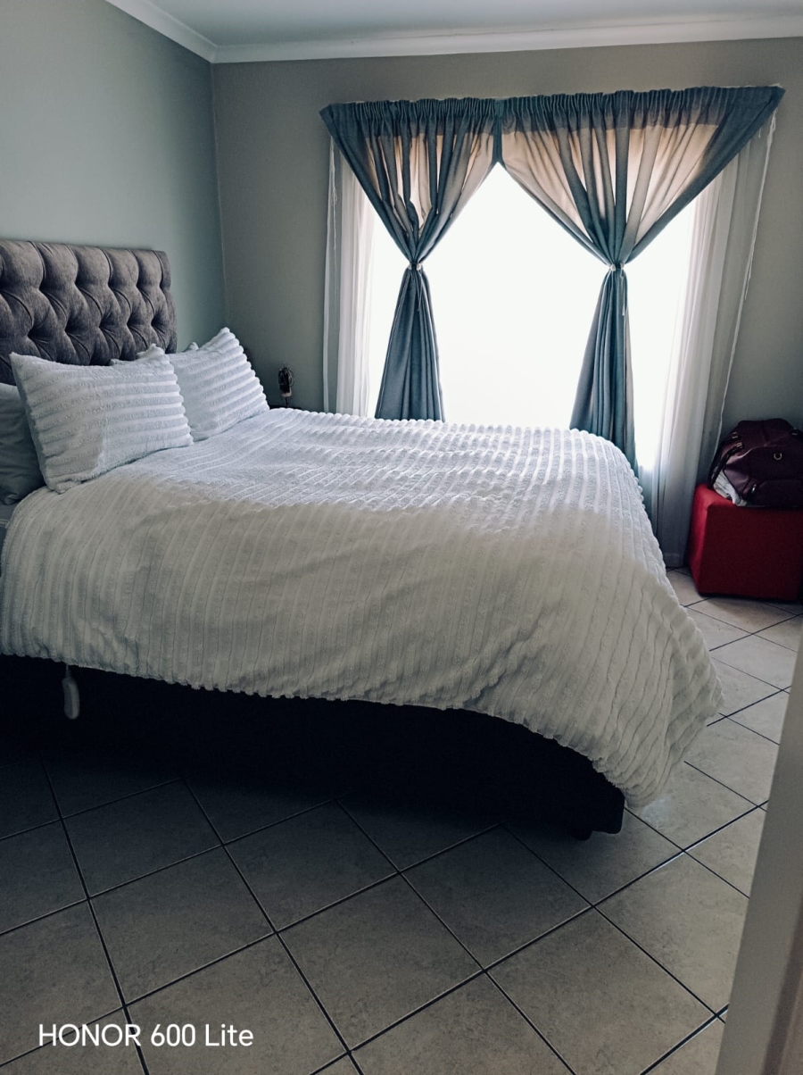 1 Bedroom Property for Sale in Terenure Gauteng