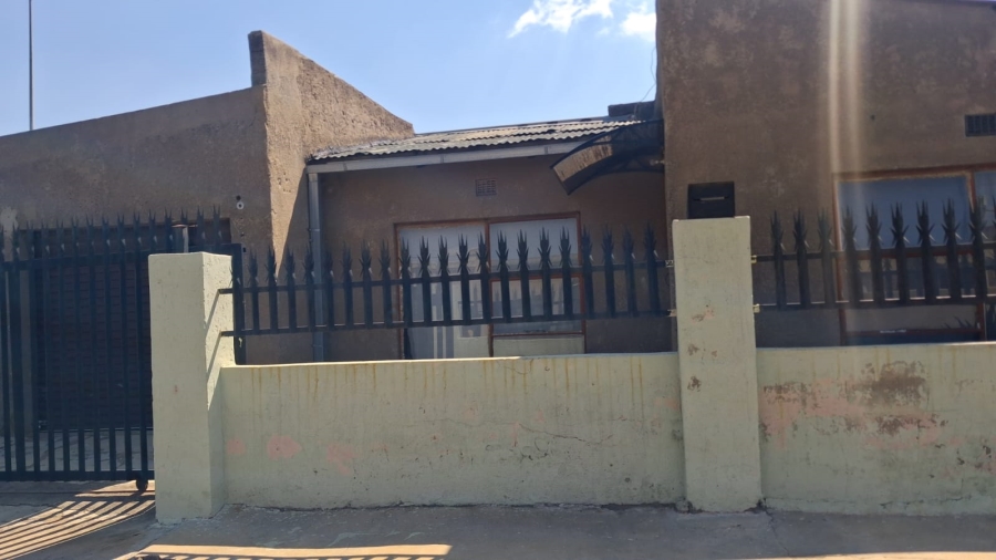 6 Bedroom Property for Sale in Tsakane Ext 12 Gauteng