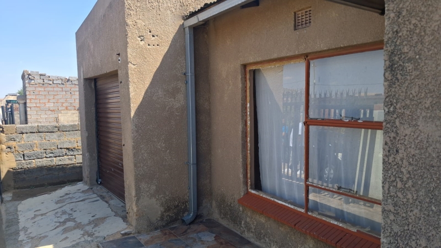 6 Bedroom Property for Sale in Tsakane Ext 12 Gauteng