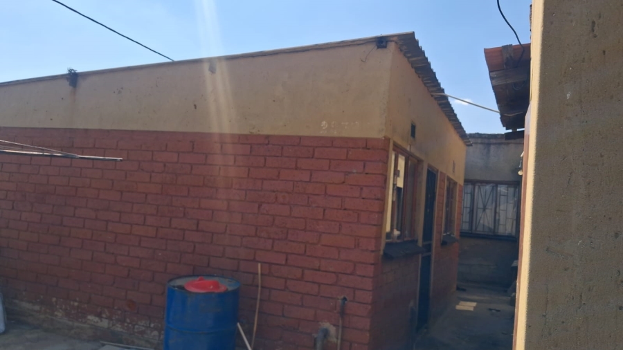 6 Bedroom Property for Sale in Tsakane Ext 12 Gauteng