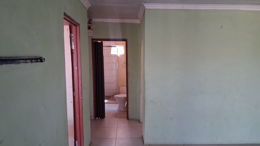 6 Bedroom Property for Sale in Tsakane Ext 12 Gauteng