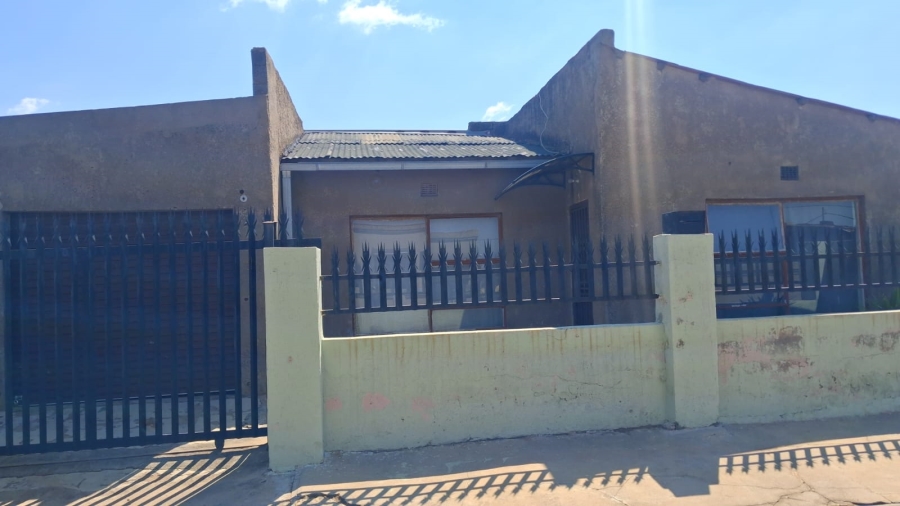 6 Bedroom Property for Sale in Tsakane Ext 12 Gauteng