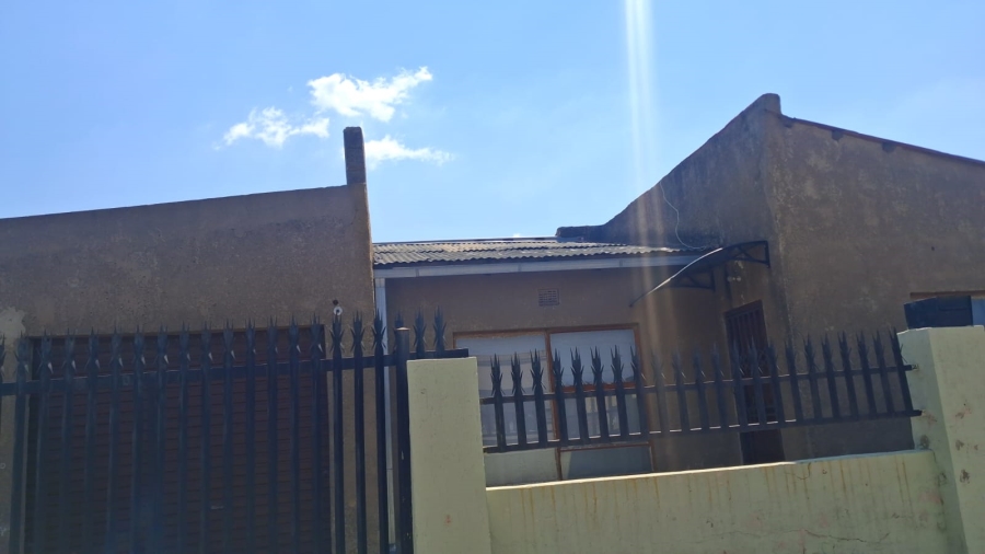 6 Bedroom Property for Sale in Tsakane Ext 12 Gauteng