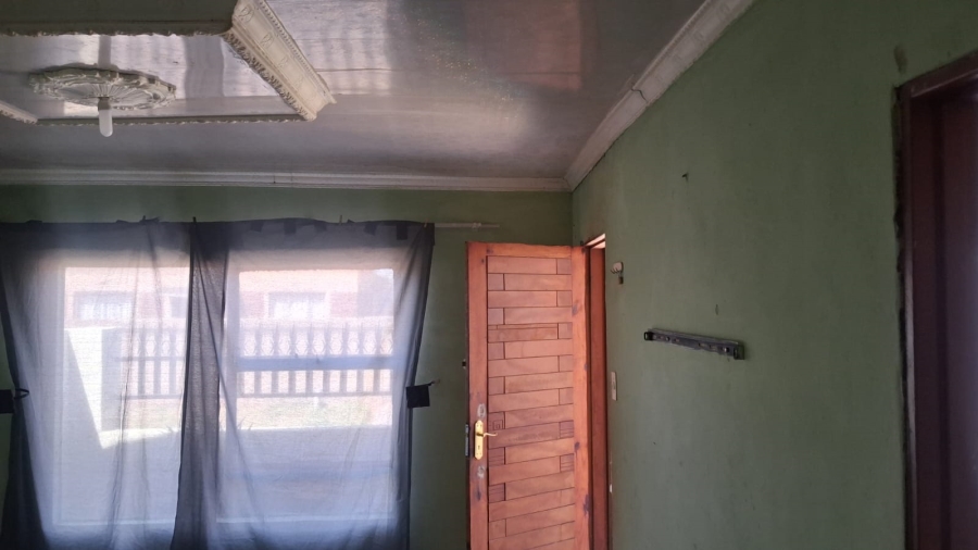 6 Bedroom Property for Sale in Tsakane Ext 12 Gauteng