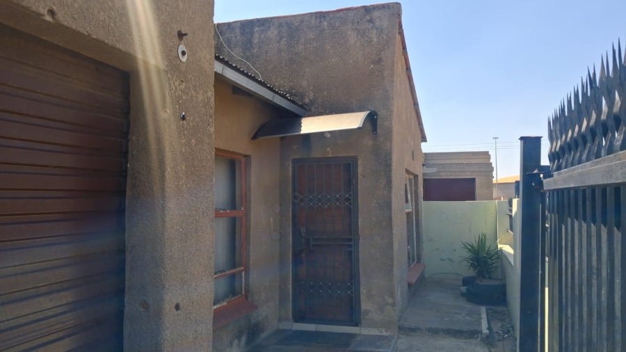 6 Bedroom Property for Sale in Tsakane Ext 12 Gauteng